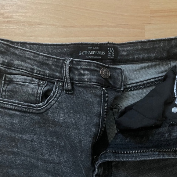 SLIM-FIT MOM JEANS - Picture 3 of 4